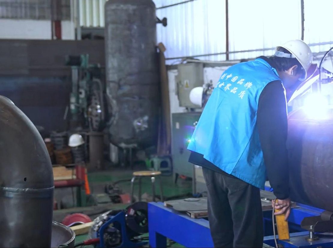 Welding a shell course